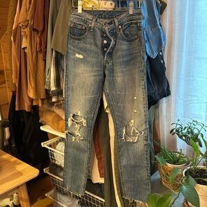 Levi’s 501 distressed skinny 100% cotton